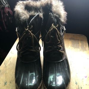 Off brand duck boots size 8